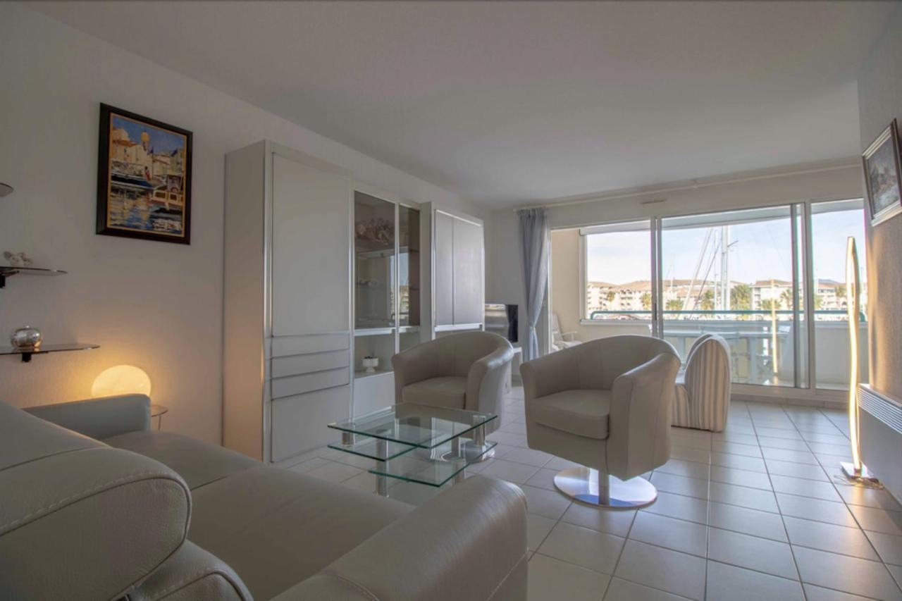 Apartment With Balcony And View On The Port Fréjus Exterior photo