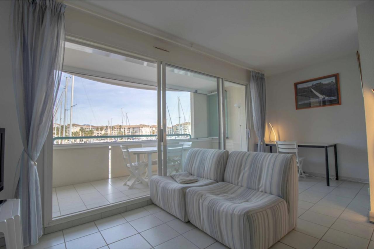 Apartment With Balcony And View On The Port Fréjus Exterior photo