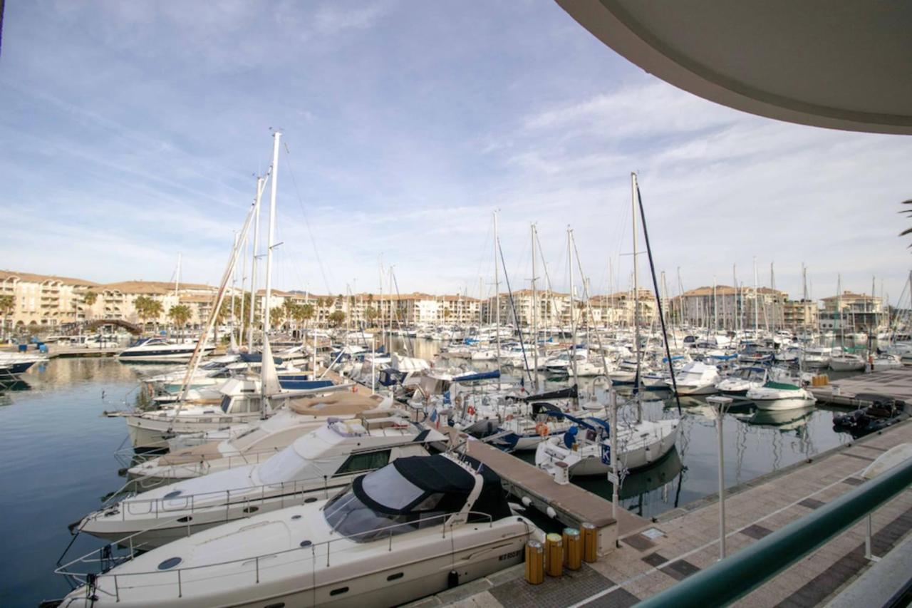 Apartment With Balcony And View On The Port Fréjus Exterior photo